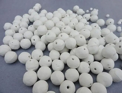ceramic ball for hydrocarbon recovery units